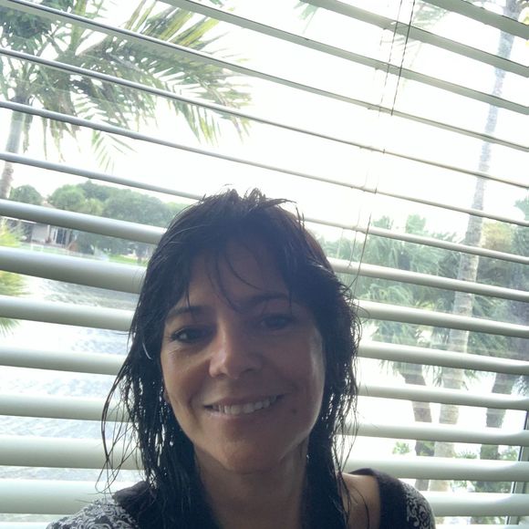 Meet your Posher, Gisel - Picture 1 of 1